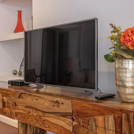 Appartamento Lovelystay - Chiado 3bedroom Wonder