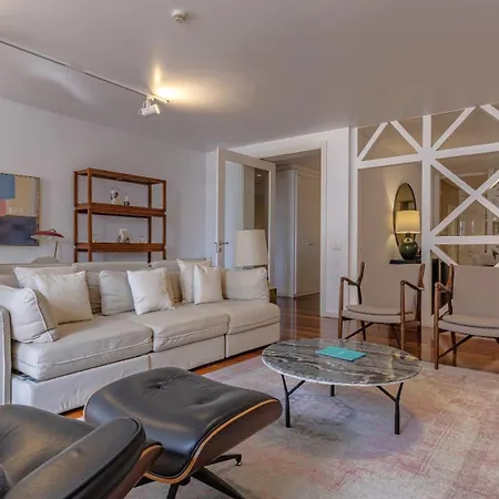 Lovelystay - Chiado 3bedroom Wonder *