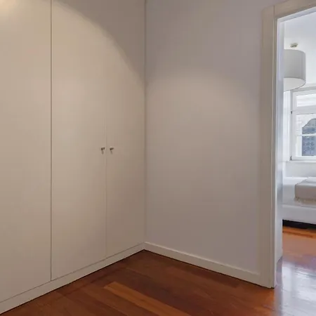 Lovelystay - Chiado 3bedroom Wonder Apartment Lisbon