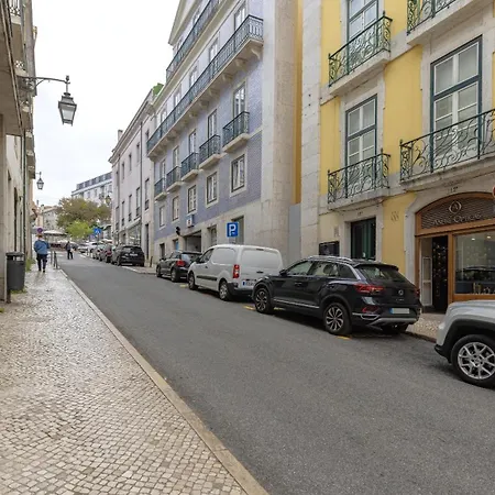 Lovelystay - Chiado 3bedroom Wonder Apartment *