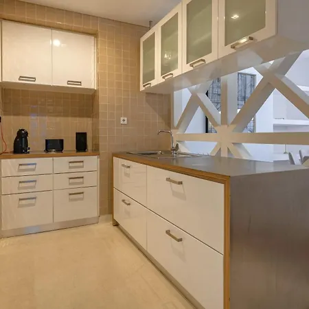 Apartment Lovelystay - Chiado 3bedroom Wonder Lisbon