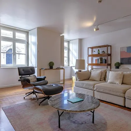 Lovelystay - Chiado 3bedroom Wonder Apartment *