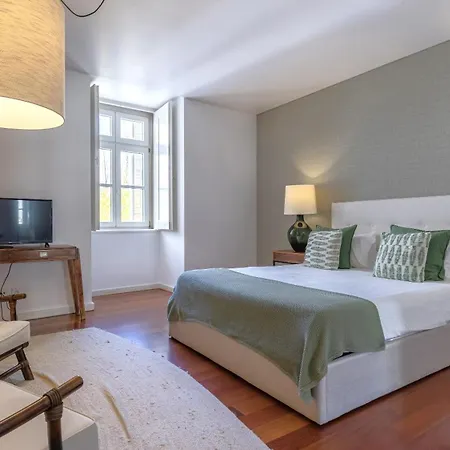 Lovelystay - Chiado 3bedroom Wonder 아파트 리스본