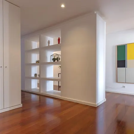 아파트 Lovelystay - Chiado 3bedroom Wonder *