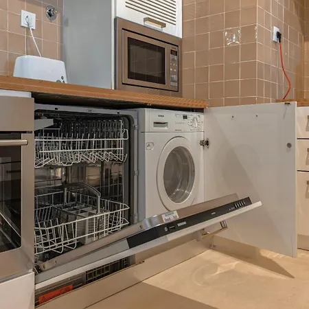 아파트 Lovelystay - Chiado 3bedroom Wonder *