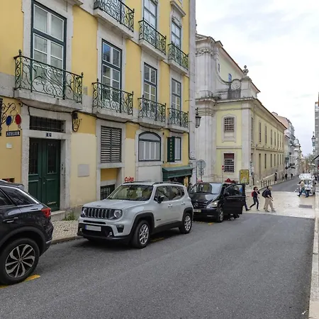 Lovelystay - Chiado 3bedroom Wonder * 리스본